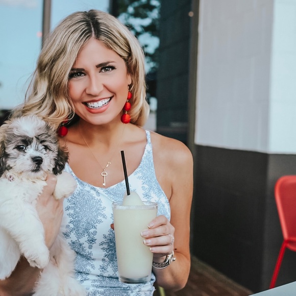 Meet your posher! Feel free to make an offer! - Picture 3 of 7